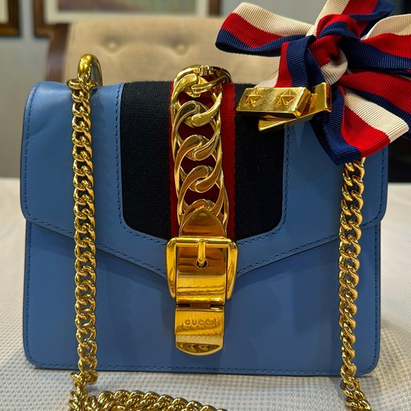 Authentic Gucci Sylvie small bag - Picture 2 of 16